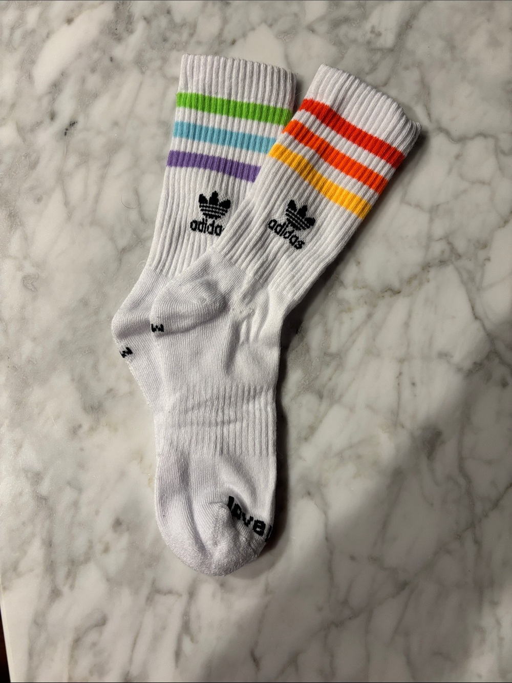 adidas OG Pride “love unites”